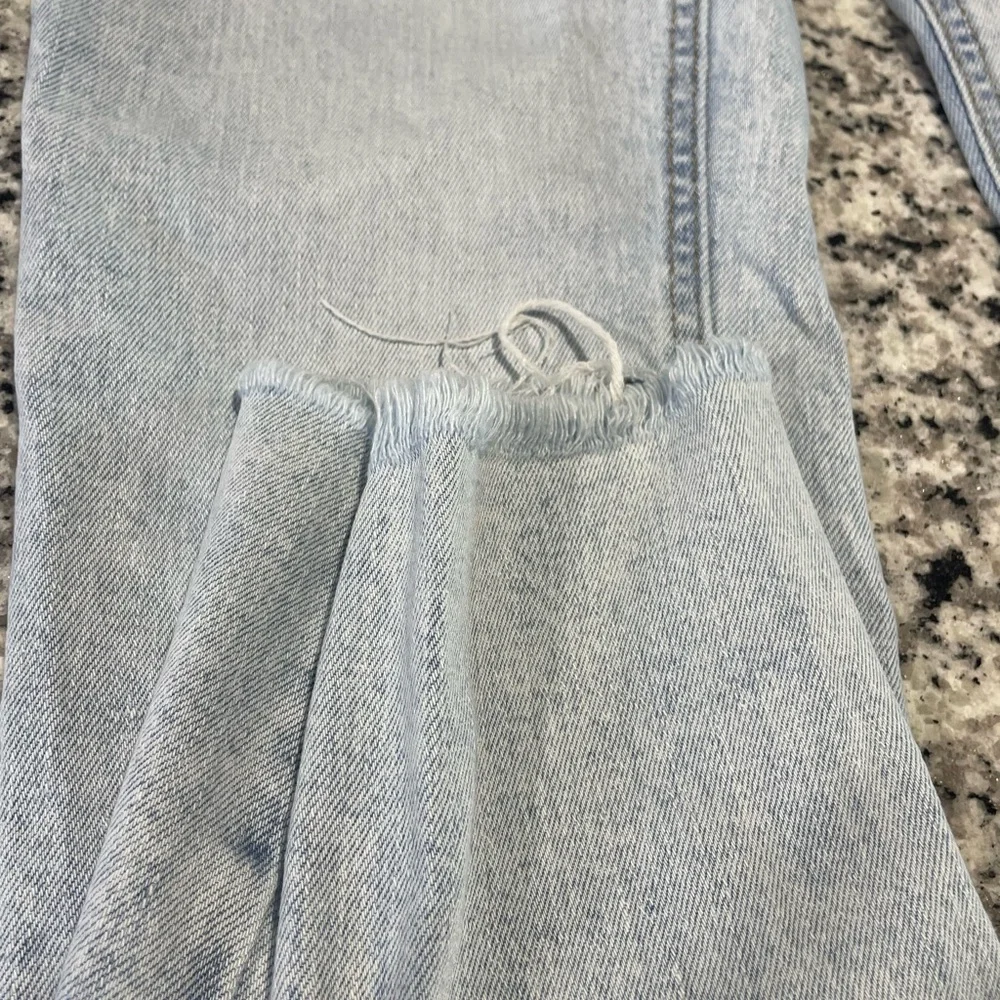 Light Wash Distressed Jeans - Picture 8 of 8